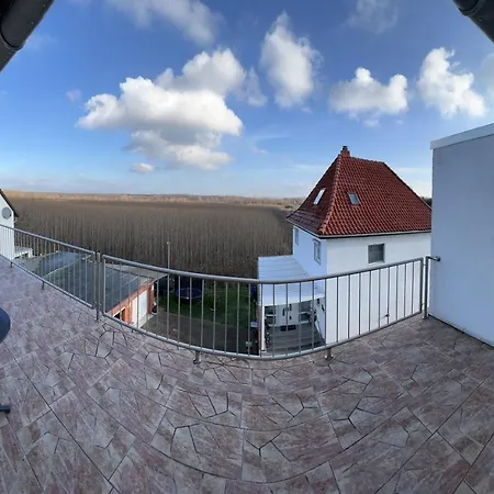 Modernes Monteurhaus Mit Viel Platz Brunszwik