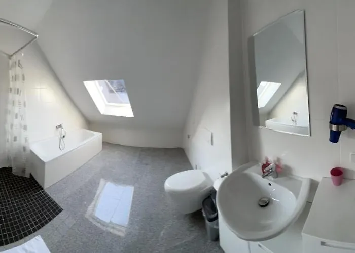 Modernes Monteurhaus Mit Viel Platz Lägenhet